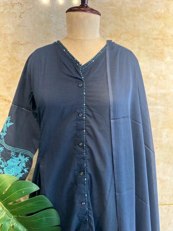 IMG_1817 Elegant Navy Blue Hand Embroidery 3-Piece Set