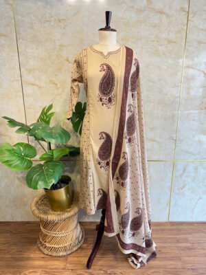 Elegant Beige Paisley Print 3-Piece Set 🤎✨